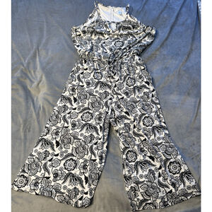 London Time Woman's Black and White Floral Print Cropped Jumpsuit 14